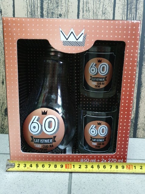 Karafka żarówka + 2 szklanki ''60'' LAT ISTNIEJE... Karafka żarówka + 2 szklanki ''60'' LAT ISTNIEJE...